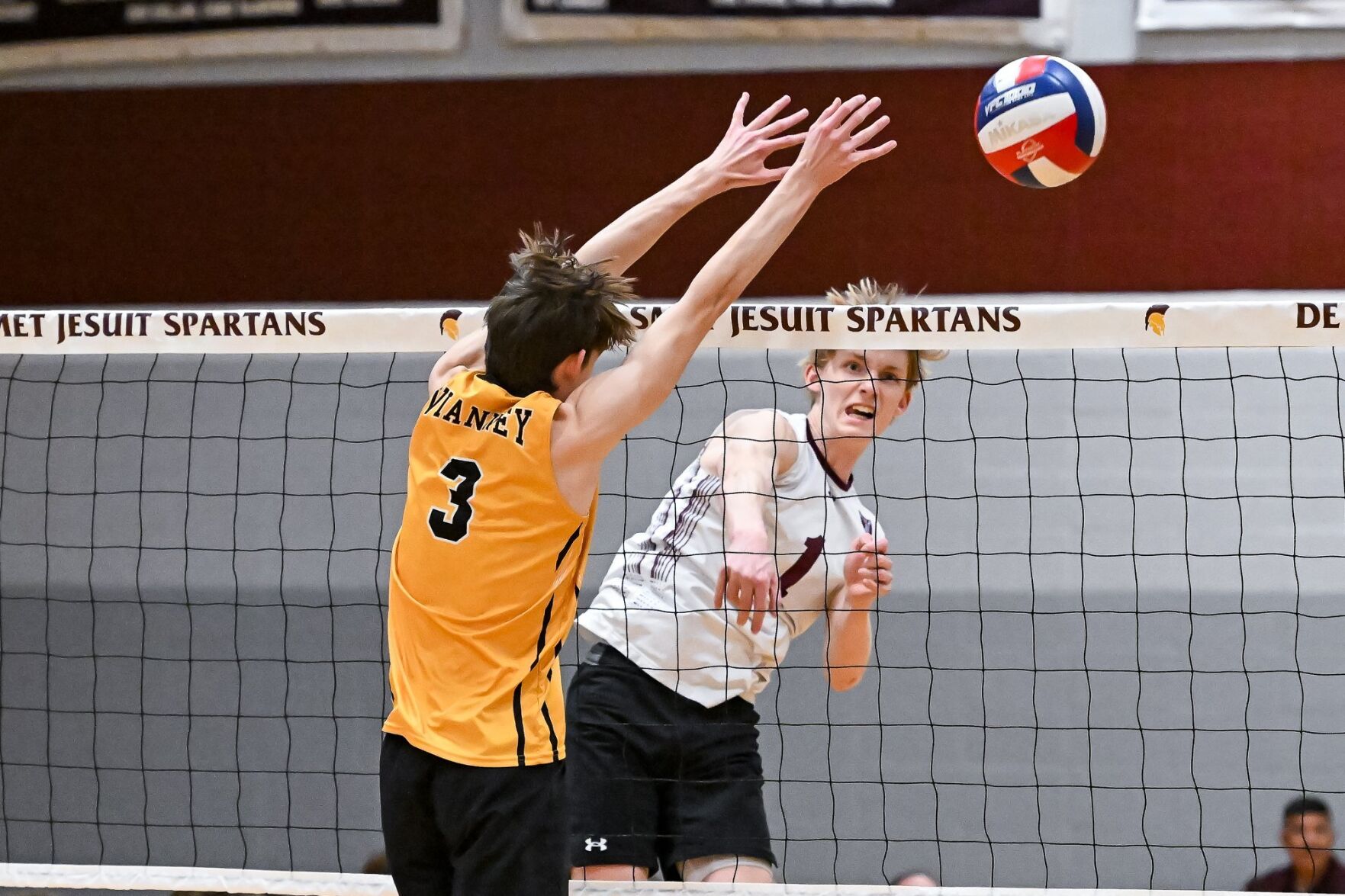 05/02/24 - Boys Volleyball Vianney at De Smet